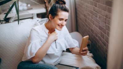 Bahaya Ghibah Online yang Dianggap Sepele (sumber foto: Helena Lopes via pexels)