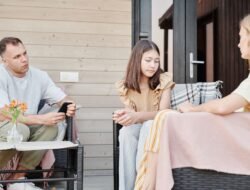 4 Cara Mendidik Anak Agar Betah di Rumah di Era Gadget