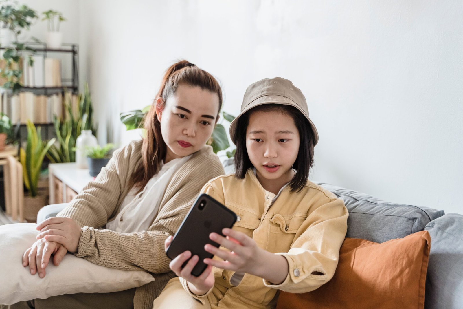 Cara Menjaga Pergaulan Anak di Era Media Sosial  (Sumber foto: annushka ahuja via pexels)