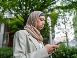 Darurat Kesehatan Mental 2026: Kenapa Gen Z Paling Kesepian di Tengah Kemajuan Teknologi?