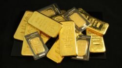 Perbedaan Harga Emas Antam vs UBS