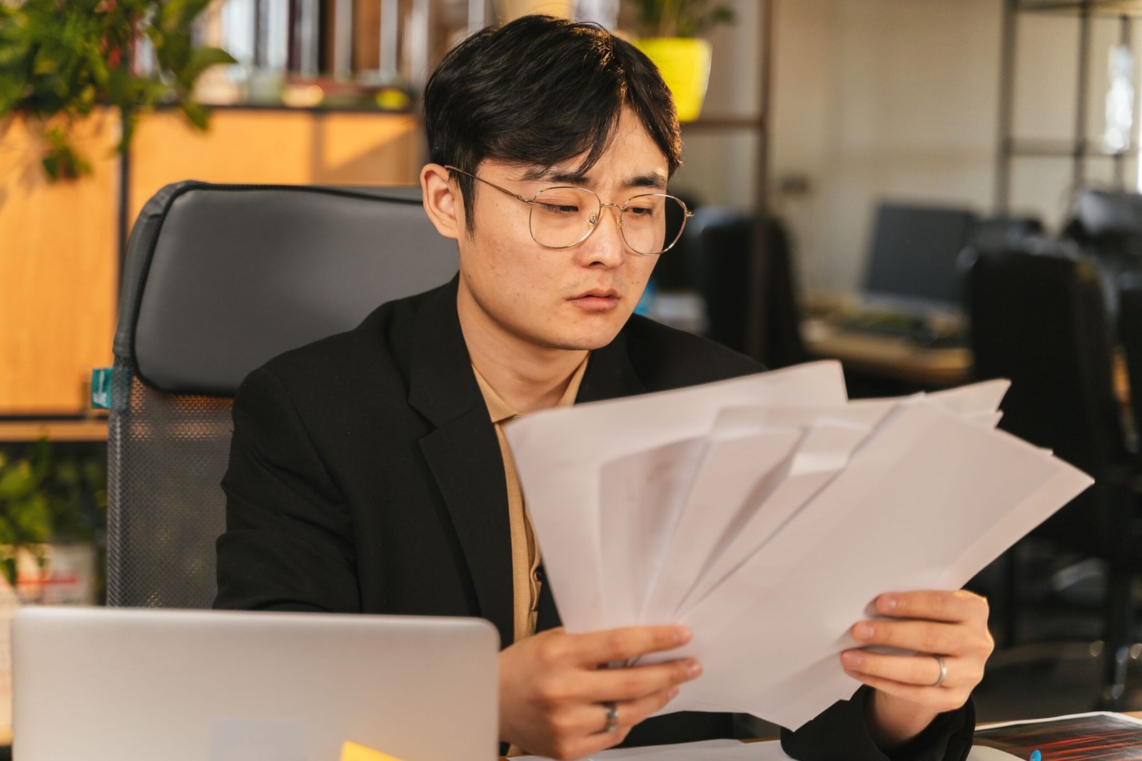 Burnout Karena Pekerjaan? 3 Cara Pulih Tanpa Harus Buru-buru Resign (Sumber foto: ANTONI SHKRABA production via Pexels)