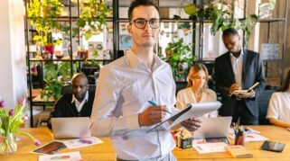 10 Skill yang Paling Dibutuhkan di Dunia Kerja 2026, AI Tidak Bisa Gantikan (Sumber gambar: Antoni Shkraba via pexels)