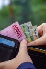 7 Gaya Hidup Minimalis Ala Gen Z 2026 yang Bikin Dompet Tebal (Sumber foto: Ahsanjaya via pexels)