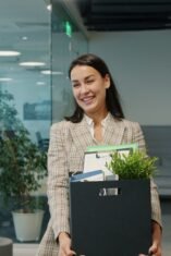 6 Alasan Kenapa Banyak Gen Z Resign Kerja (sumber gambar: Vitaly Gariev via pexels)