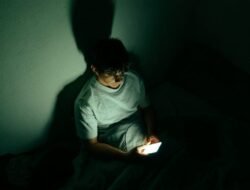 AI Addiction: Bahaya Baru Kecanduan Chatbot AI yang Mengintai Gen Z