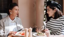 Burnout Karena Menjadi Sandwich Generation: Mengapa Generasi Z Paling Rentan Mengalaminya ( Sumber gambar: cottonbro studio via pexels)