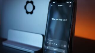 7 Cara Hasilkan Uang dari AI Tanpa Modal (sumber gambar: Tim Witzdam via pexels)