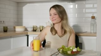 Diet Sehat Tanpa Menyiksa: Pola Makan yang Lagi Viral di TikTok (Sumber gambar:  Artem Podrez via pexels)