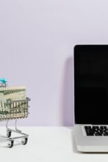 Jualan di Shopee dan TikTok Shop 2026, Masih Cuan atau Sudah Jenuh? (Sumber gambar: https://kaboompics.com/ via pexels)