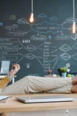 8 Kebiasaan Micro Self-Care yang Bisa Dilakukan Sambil Kerja (Sumber foto:  Vitaly Gariev via pexels)