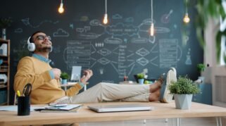 8 Kebiasaan Micro Self-Care yang Bisa Dilakukan Sambil Kerja (Sumber foto:  Vitaly Gariev via pexels)