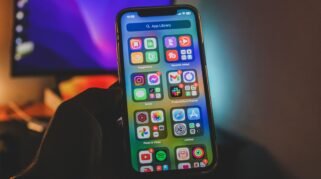 7 Kerja Sampingan Modal HP 2026 yang Gajinya di Atas UMR (sumber gambar: Czapp Árpádvia pexels)