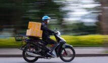 Lazy Economy: GoFood dan Shopee Bikin Mager, Dompet Jadi Tipis? (Sumber gambar: Duc Nguyen via pexels)
