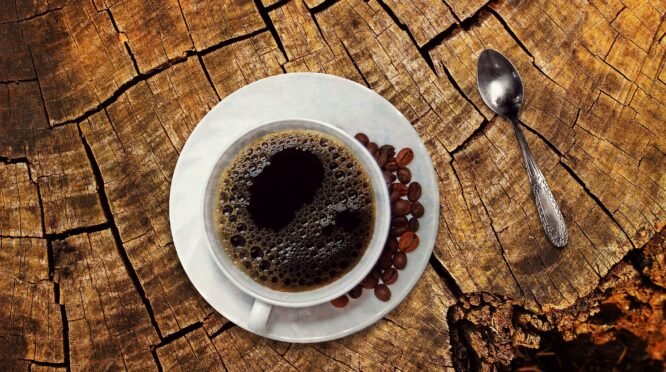 Manfaat Minum Kopi Hitam Tanpa Gula Bagi Kesehatan 2026 (Gambar oleh cocoparisienne dari Pixabay)