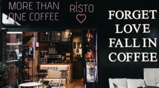 Nongkrong Sambil Ngopi Jadi Gaya Hidup, Warkop Modern Hadir dengan Konsep Berbeda (Sumber gambar: dogu tucher via pexels)