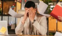 7 Tanda Inner Child Luka yang Bikin Susah Fokus Kerja (Sumber gambar: ANTONI SHKRABA production via pexels)